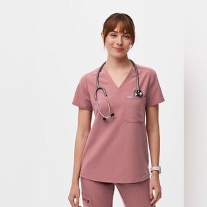 Figs Women's Catarina One-Pocket Scrub Top in Mauve
